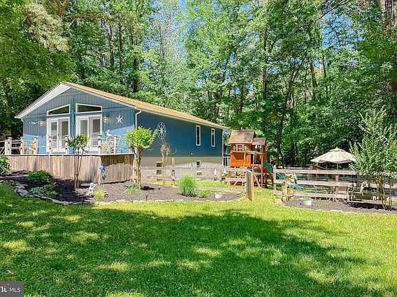 2nd image of 272 Elkins Ln