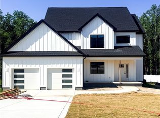 416 Stable Ct, Linden, NC 28305