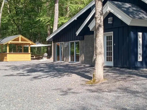 113 Fire Lane Rd, Dingmans Ferry, PA 18328