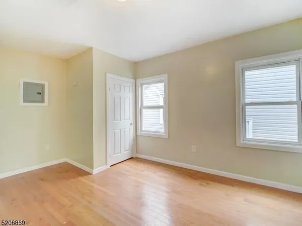 796 S 13th St, Newark, NJ