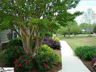 2nd image of 106 Melissa Ct