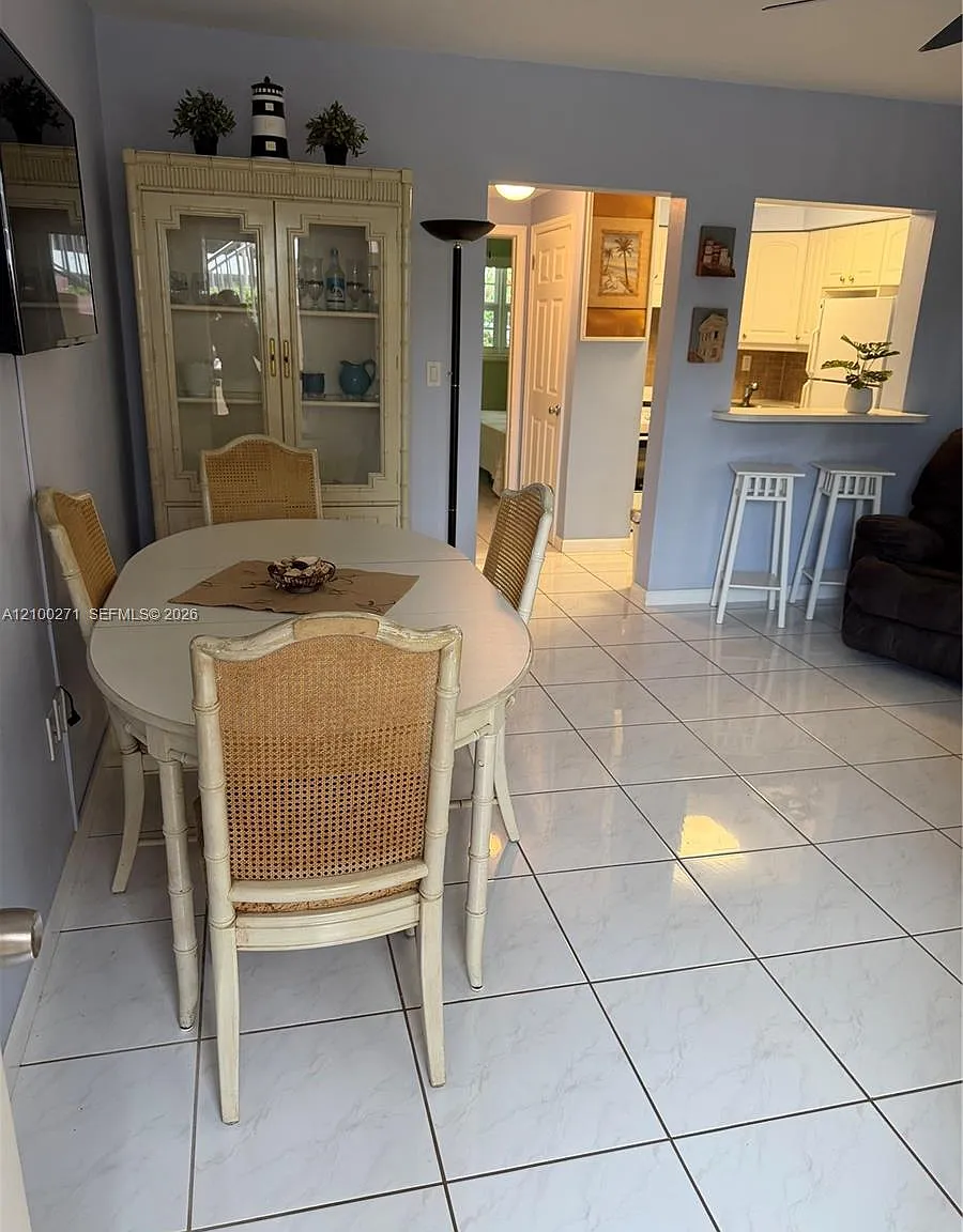 2001 S Ocean Dr — Photo 2