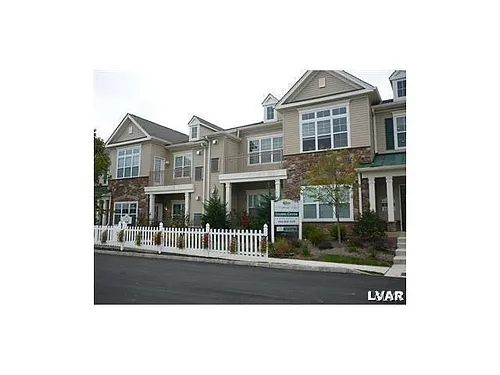 1055 Lehigh Cetronia Rd Photo 1 1055 Lehigh Cetronia Rd Photo 1
