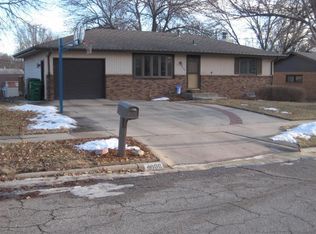 4800 S Haven Dr, Lincoln, NE 68516