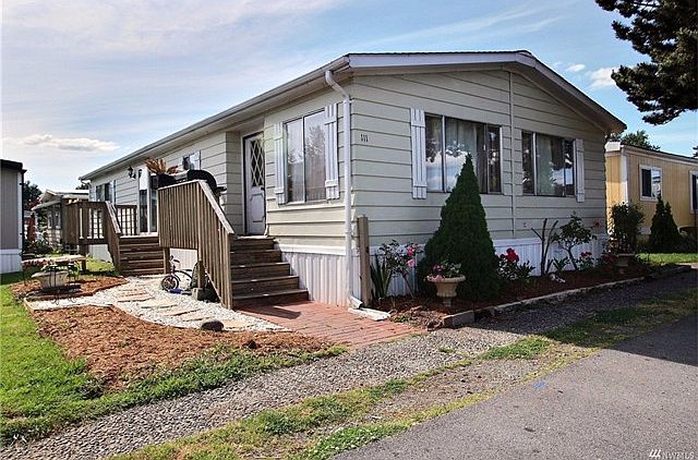 1st image of 210 37th St SE Trailer 111