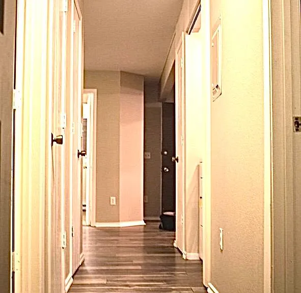 630 S Sherwood St #25 — Photo 10