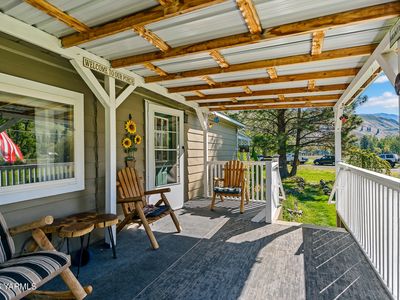 30 Hardship Ln, Naches, WA, 98937