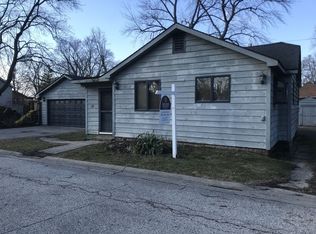 18 Covington Rd, Fox Lake, IL 60020
