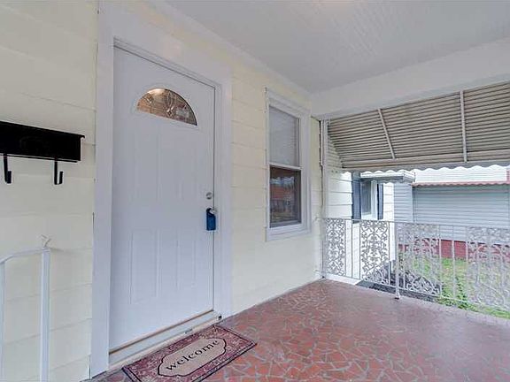 4th image of 1624 Parker Ave