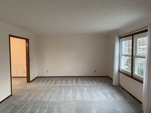 3rd image of 1579 Vinton Ave