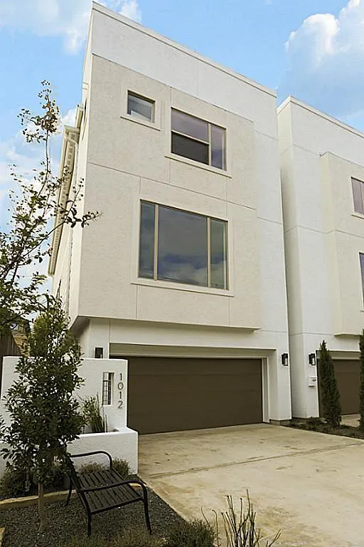3 bed, 3.5 bath, 2510 sqft, $4,700 — Photo 2