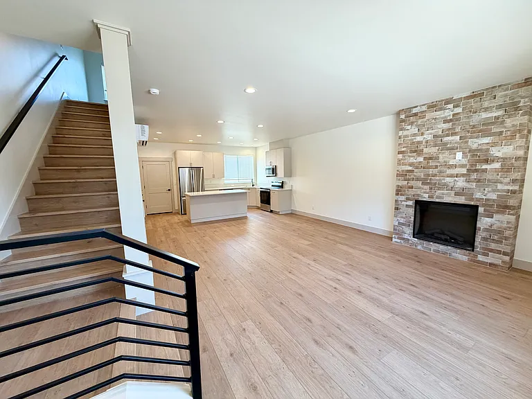 122 N Locust St #2 — Photo 2