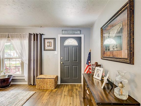5th image of 1585 W Overhill Dr