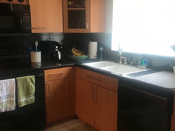 4th image of 1009 Congressional Way