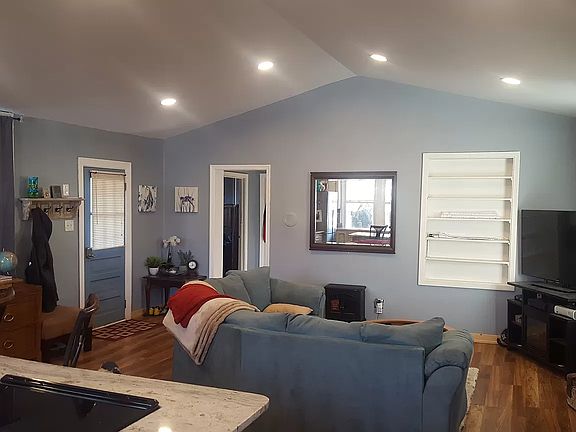 5th image of 21233 Augusta Dr