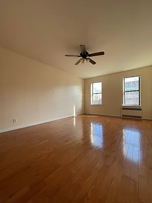 Rented by Candid Listings LLC | media 21