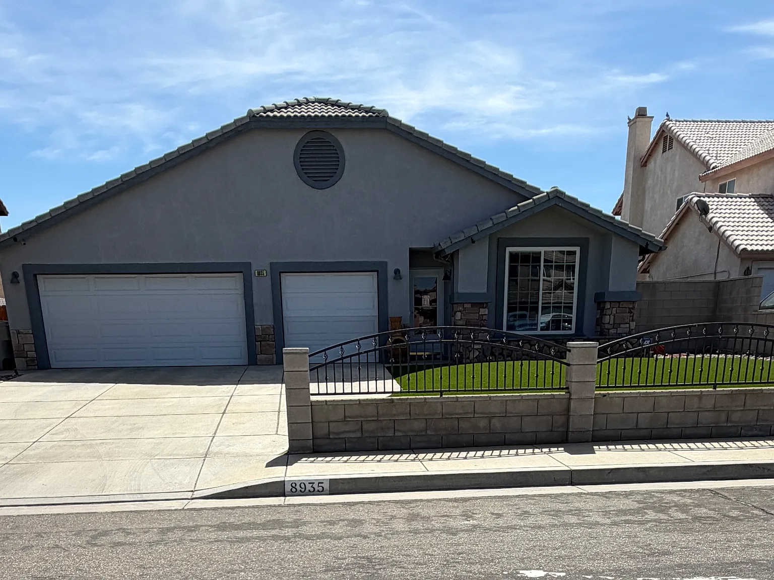 3 bed, 2076 sqft, $3,200 — Photo 1