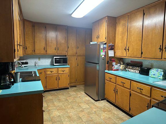 5th image of 115 Sherwood Dr