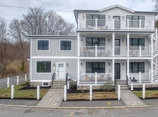 136 Flash Rd, Nahant, MA 01908