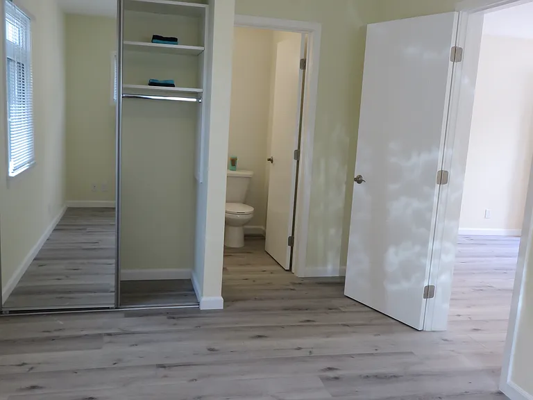 1155 N Columbus Ave #A — Photo 8
