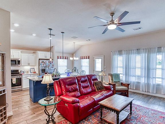 5th image of 2912 Butterfly Way