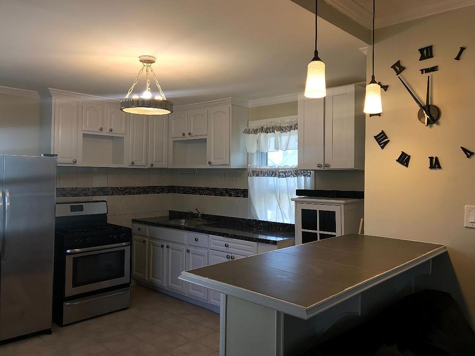 1st image of 10229 89th Ave #89