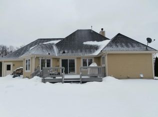 W226N7475 Woodland Creek Dr, Sussex, WI 53089