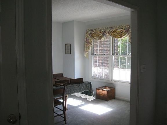 3rd image of 7 Nightingale Ct