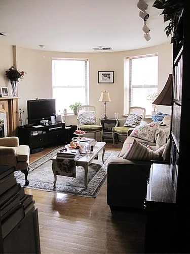 102 Gainsborough St Photo 1