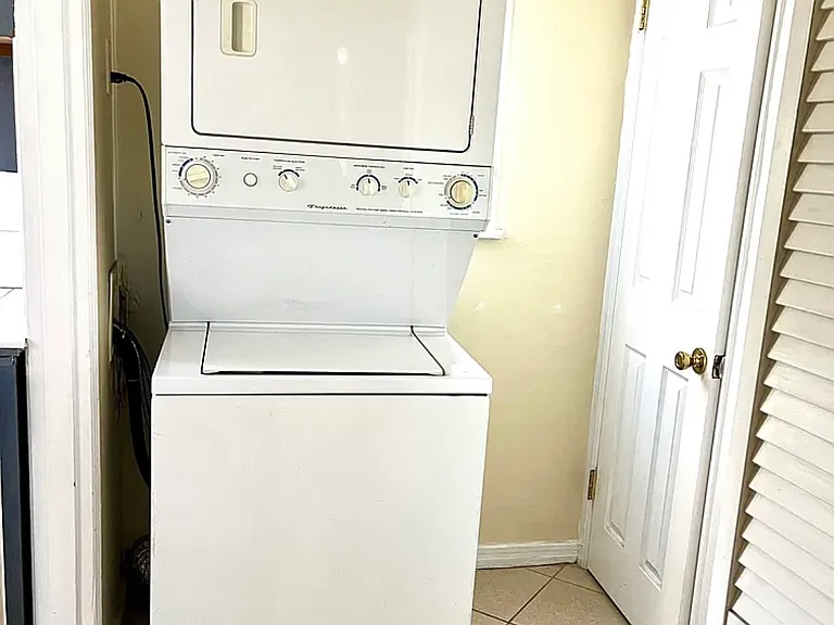 148 N Swall Dr #2 — Photo 6