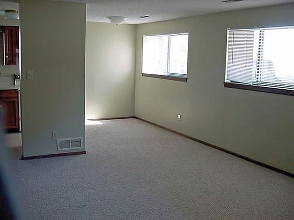 2nd image of 1701 Warren Ave #2