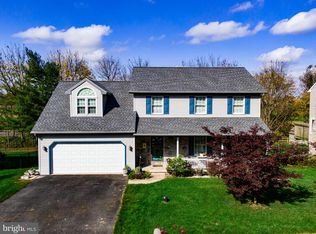 213 Bomberger Rd, Akron, PA 17501