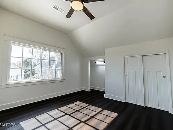 1017 Thompson Pl — Photo 22