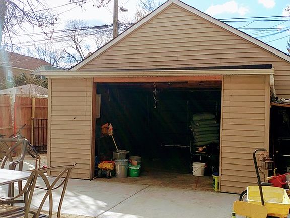 5th image of 7008 S Rockwell St