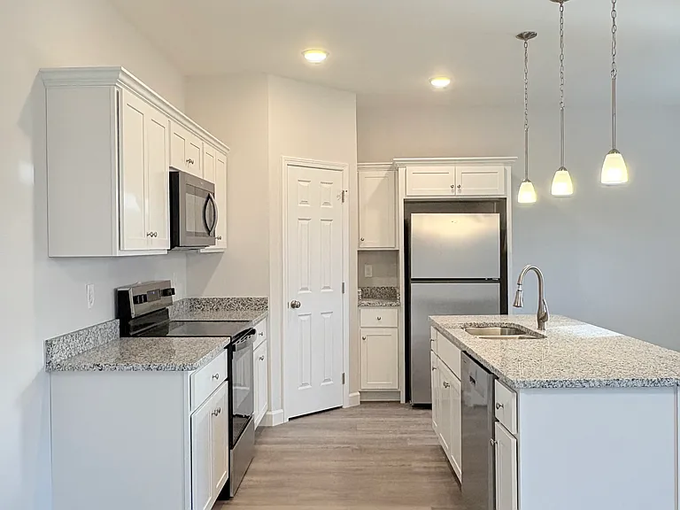 926 Rodeo Ln — Photo 6