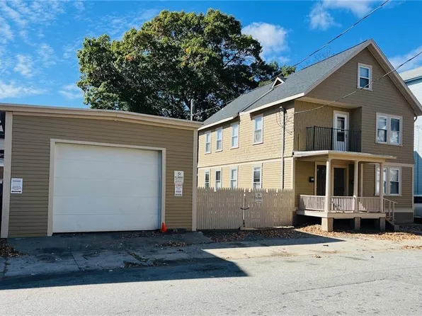 70 Ayrault St, Providence, RI 02908