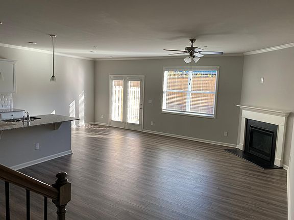5th image of 765 Woodstock Grove Dr