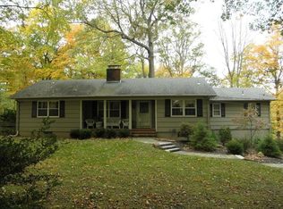 17 Hilltop Cir, Mendham, NJ 07945