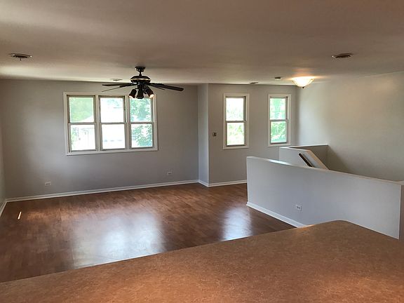 3rd image of 1004 Beloit Ave APT 3