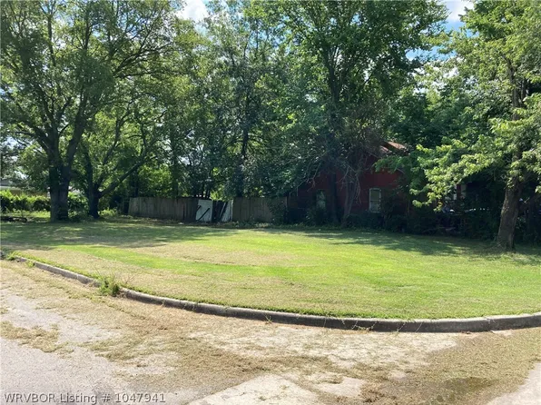 2044 N 30th St, Fort Smith, AR 72904