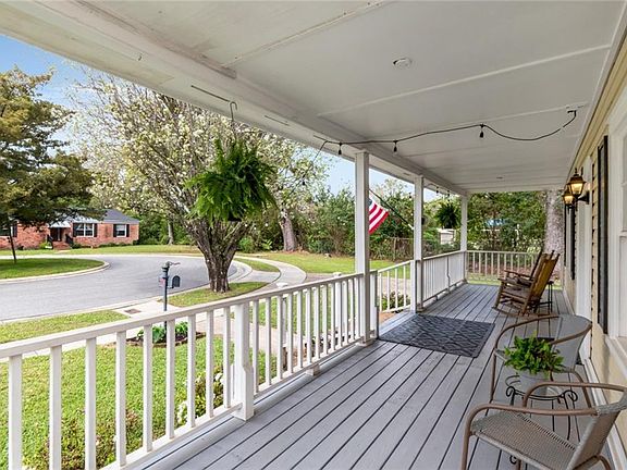 3rd image of 270 Del Barco Dr