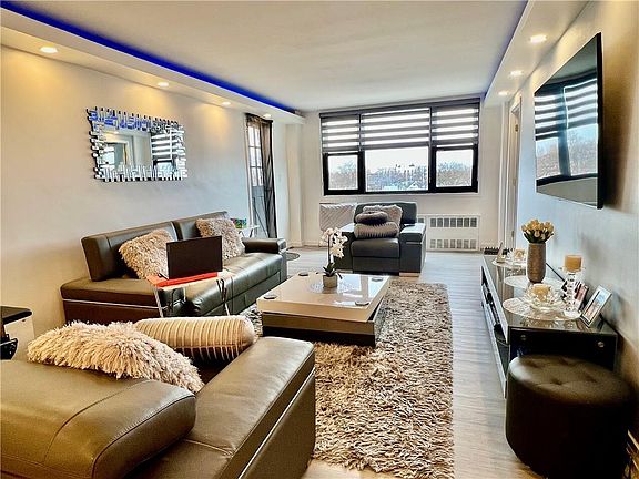 2nd image of 1360 Ocean Pkwy APT 6J