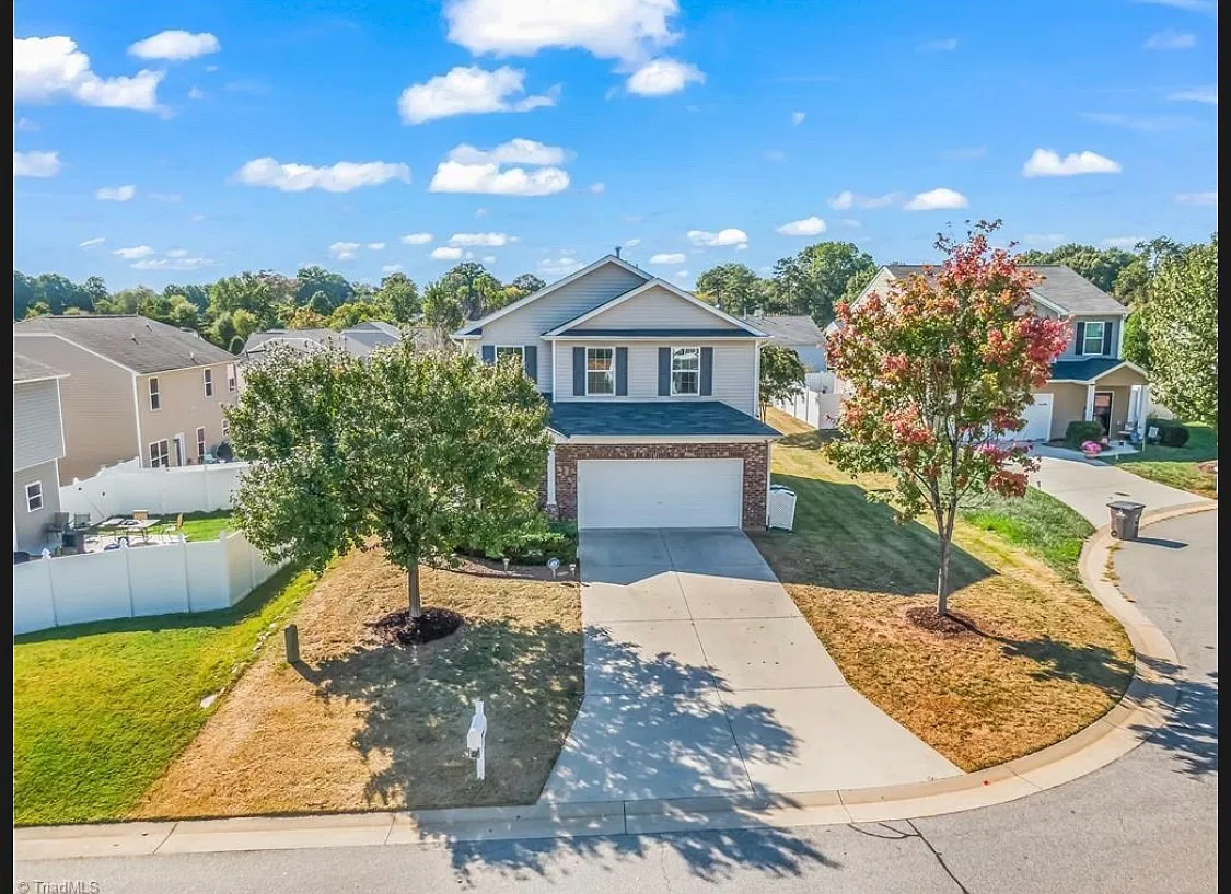 3 bed, 1689 sqft, $2,100 — Photo 1