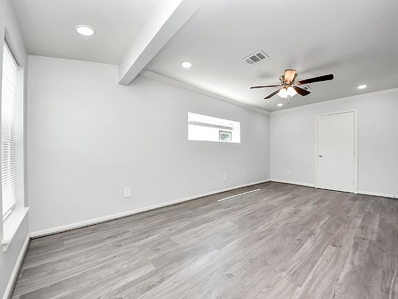 5th image of 5003 Enyart St