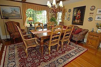 Breakfast/Luncheon Area