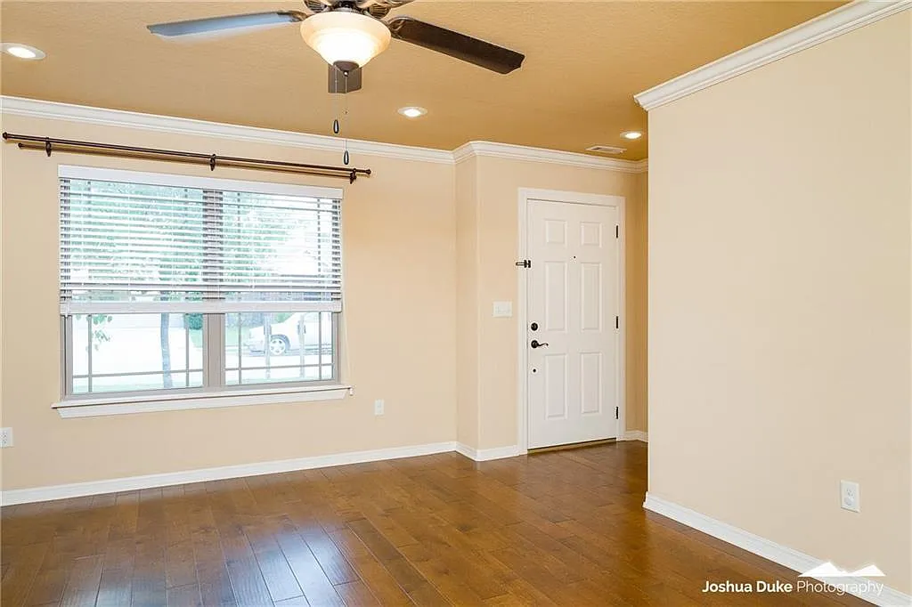3 bed, 1426 sqft, $1,695 — Photo 3