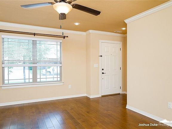 3rd image of 2657 N Valencia Ave