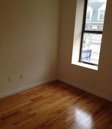 4th image of 2423 Mermaid Ave