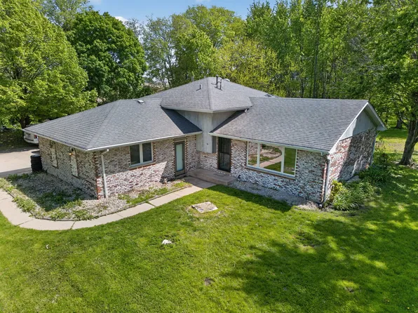 28325 S Elevator Rd, Manhattan, IL 60442