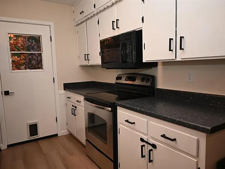 4608 Tammy Dr — Photo 8